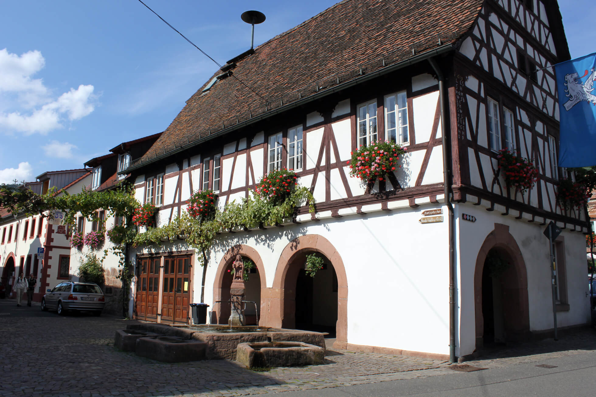 Dorf Leinsweiler Dorfbrunnen Andreas Berg